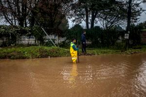 Lluvias siguen golpeando el sur: cortes de luz, desbordes y aislados entre el Biobío y Los Lagos