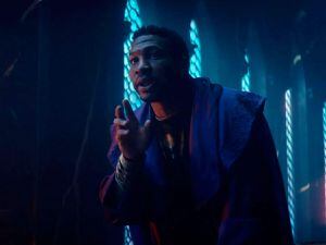 Marvel: Filtradas las primeras imágenes de Jonathan Majors con el traje original de Kang el Conquistador