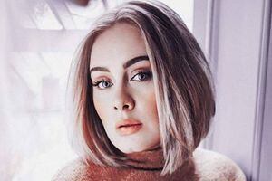 Adele da lecciones de cómo usar una maxifalda floreada