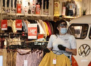 Más de 60 mil personas regresarán a laborar en centros comerciales de CDMX