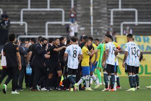 Papelón mundial: los detalles tras la suspensión de Brasil-Argentina