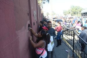 Exministro de Gobernación critica fuertemente a directivos de Municipal por el mercado negro