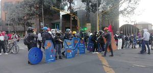 (FOTOS) Sin paso en la carrera Séptima, en el norte de Bogotá, por manifestación