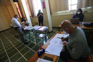 Se acabó el plazo: este es el listado definitivo de vocales de mesa designados por Servel para la elección de consejeros constitucionales
