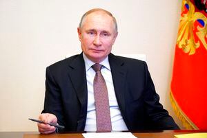 Putin promulga ley que le permitiría seguir como presidente hasta el 2036