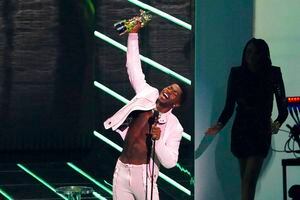 Lil Nas X y Justin Bieber triunfan en unos VMA llenos de estrellas
