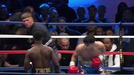 VIDEO: Fanático irrumpe en plena pelea de box, en Inglaterra 