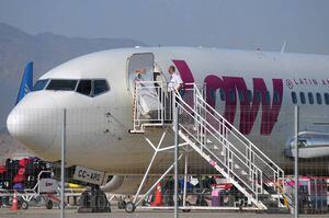 Ante "avalancha de inadmisibles": LAW anuncia suspensión de vuelos desde  Haití