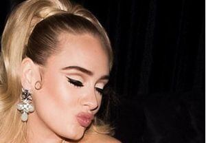 Adele lo volvió a hacer, esta vez sorprende con un bikini