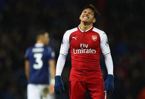 Las maravillas de Alexis no le alcanzan a un Arsenal que no pudo con uno de los colistas de la Premier