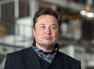 Elon Musk “bajo la línea de la pobreza”: así es la casa de 35 m2 en la que vive