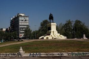Traslado del monumento de Baquedano: evalúan su reubicación por los daños tras la queja del Ejército