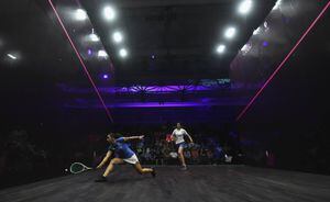 Una lima, una cera y un juguete íntimo, los polémicos premios que recibieron campeonas de squash