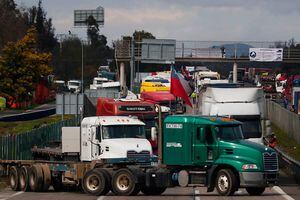 Fiscalía oficia a regiones para que investiguen a camioneros por cortes de rutas