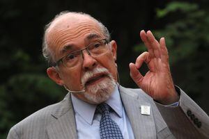José Maza se estrelló con la Convención: “Quieren inventar un país imaginario”