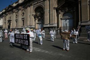 Migrantes protestaron en Plaza de Armas: "No somos delincuentes, somos trabajadores"