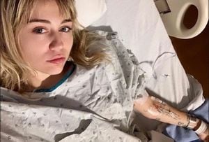 Miley Cyrus es internada de urgencia en hospital
