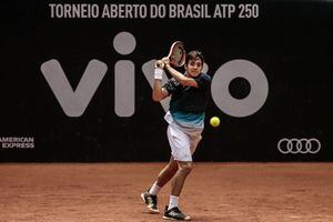 Un luchador Garín derrota a Mayer y alcanza la primera semifinal ATP de su carrera en Sao Paulo