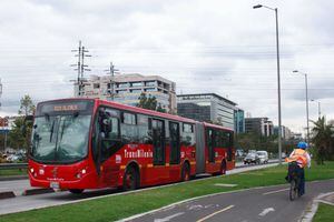Usuarias en TransMilenio grabaron a presunto acosador dentro de un bus