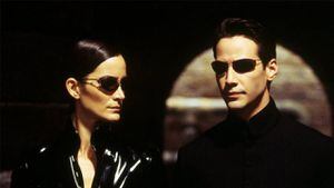 Después de 17 años, Neo y Trinity vuelven a reunirse en la Matrix (fotos)