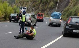La historia detrás del policía que calmó a niño tras accidente de tránsito