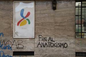 "Fin al anatocismo": la consigna de manifestante que se volvió viral y que acaba de ser presentada como proyecto