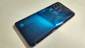 Buenas fotos a buen precio: Review Motorola One Hyper [FW Labs]