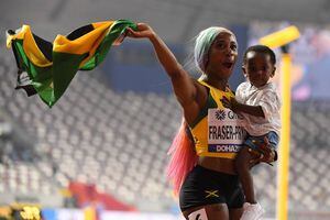 Shelly-Ann Fraser-Pryce se consagra como campeona de los 100 metros después de ser madre