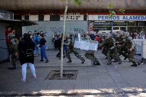 Presidente Piñera y ministro Chadwick se habían ido de La Moneda y tuvieron que regresar por caos en Santiago