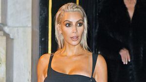 ¡Sin el dedo de un pie! Kim Kardashian abusa del Photoshop y horroriza a sus fans