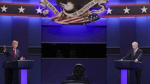 Segundo debate: Las redes aplauden a la moderadora Welker y se mofan de Melania y Donald Trump
