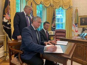 Degenhart firma acuerdo con el gobierno de Donald Trump