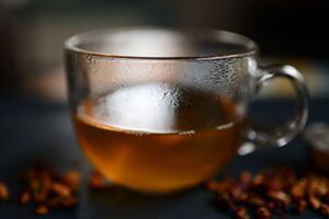 Estos son los increíbles beneficios de tomar té de cúrcuma con jengibre