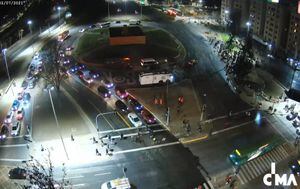 Plaza Baquedano: manifestaciones obligan a cerrar acceso a estación del Metro