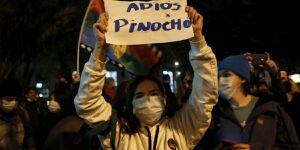 Chile se despede da Constituição de Augusto Pinochet após plebiscito histórico