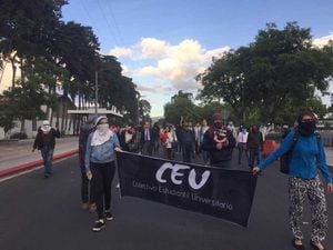 "La toma se mantiene", indican sancarlistas sobre cierre de la USAC