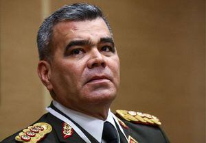 Militares venezolanos tildan la autoproclamación de Guaidó como "golpe de Estado" en marcha