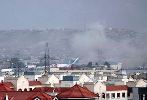 Mueren varios infantes de marina estadounidenses en medio de ataque en aeropuerto de Kabul