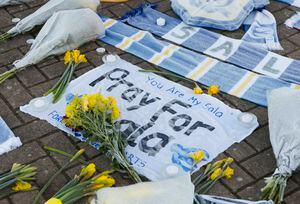 Nantes no durmió: Los homenajes que ha recibido el desaparecido Emiliano Sala