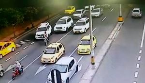 Video: momento del robo al conductor que atropelló a los 'fleteros' en Medellín