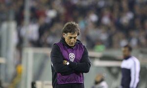 El dolor de Mario Salas por la eliminación de Colo Colo: "No entramos como debíamos en este partido"