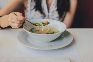 Sopas ricas y saludables que te ayudarán a adelgazar