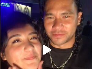 VIDEO: Gullit Peña es nuevamente captado en estado de ebriedad y besando a mujer 