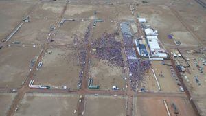 Papa con bajo rating en Iquique: imagen aérea muestra poca asistencia a misa en Playa Lobito