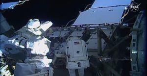 NASA transmite ao vivo primeira caminhada espacial feita totalmente por mulheres