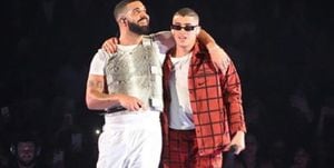 Bad Bunny canta en concierto de Drake