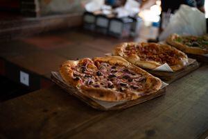Establecimiento “Entre Pizzas y Leña” brilla en la ruta del este