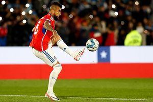 Cuerpo médico de la selección confirma el éxito de la cirugía realizada a Vidal: “Podrá comenzar con su rehabilitación kinésica”