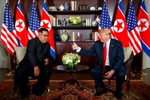 Sonrisas, alabanzas mutuas y una futura visita a la Casa Blanca: la trastienda tras la histórica cita entre Trump y Kim