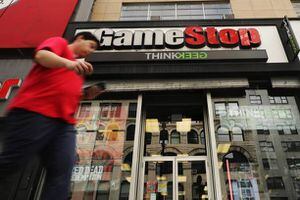 Cómo entender lo que pasa entre Reddit y GameStop, que tiene preocupados a los peces gordos de Wall Street